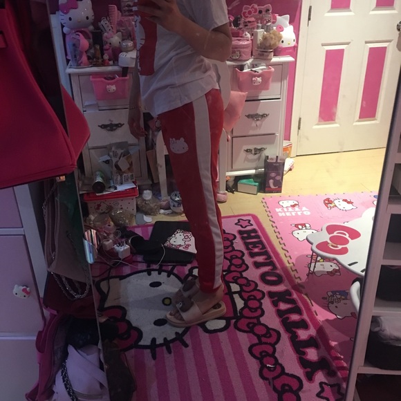 NWOT . sell top and pant together . no brand - Picture 2 of 2